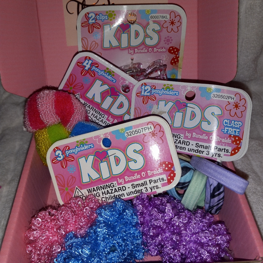 4pack of hair accessories